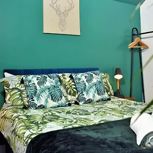 Smallest House In - Cosy 1 Bedroom Holiday home Chester